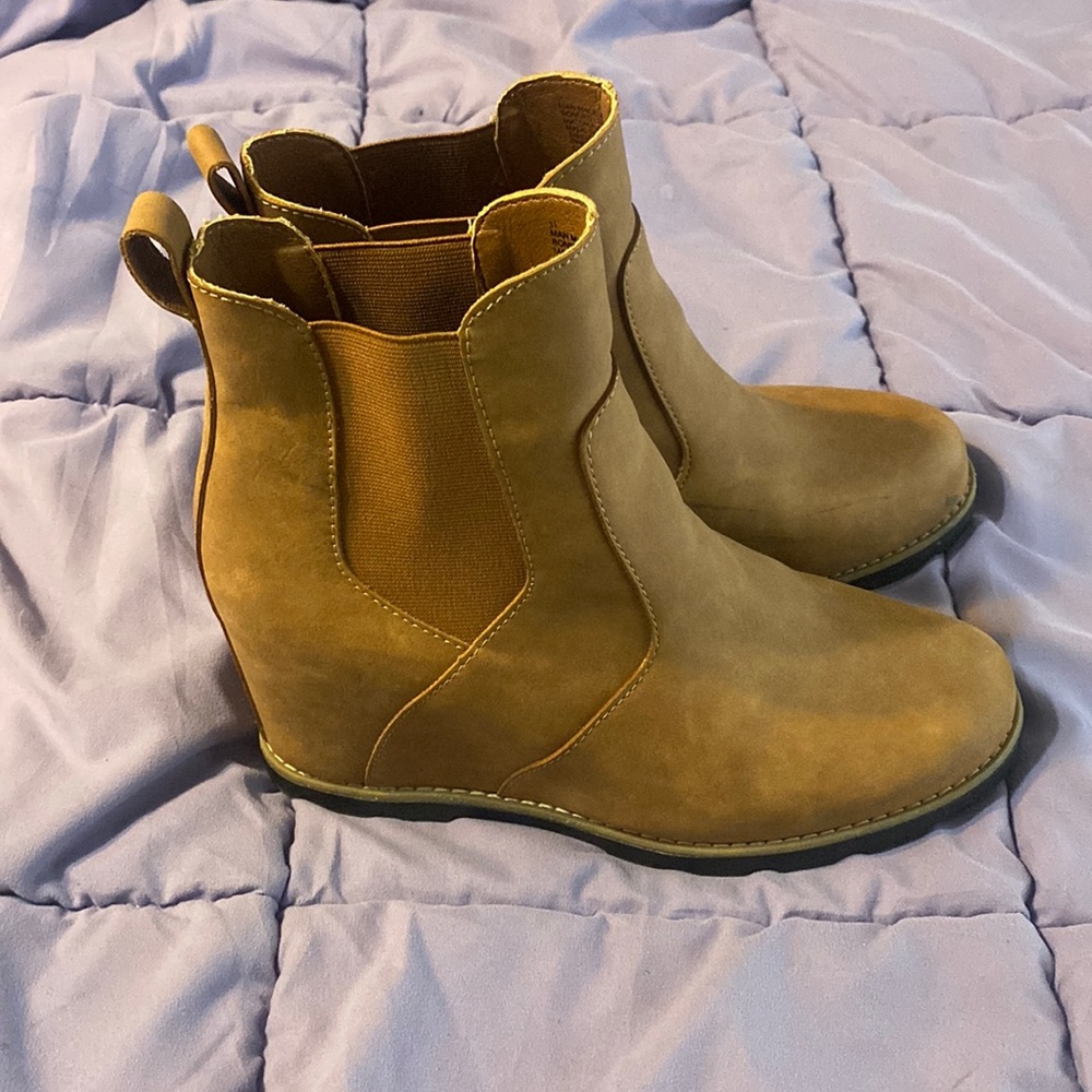 Platform wedge booties